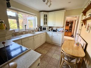 Kitchen- click for photo gallery